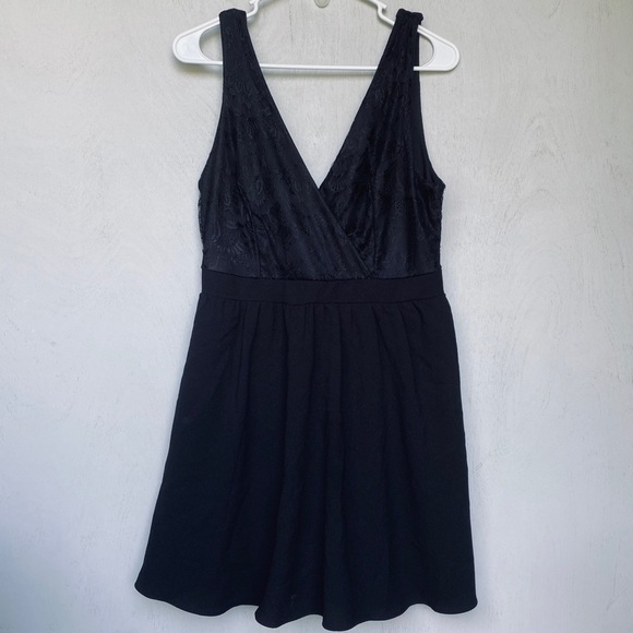 Embrace Los Angeles Black Lace Open Back Wrap Dress - Mini Length - Picture 1 of 6